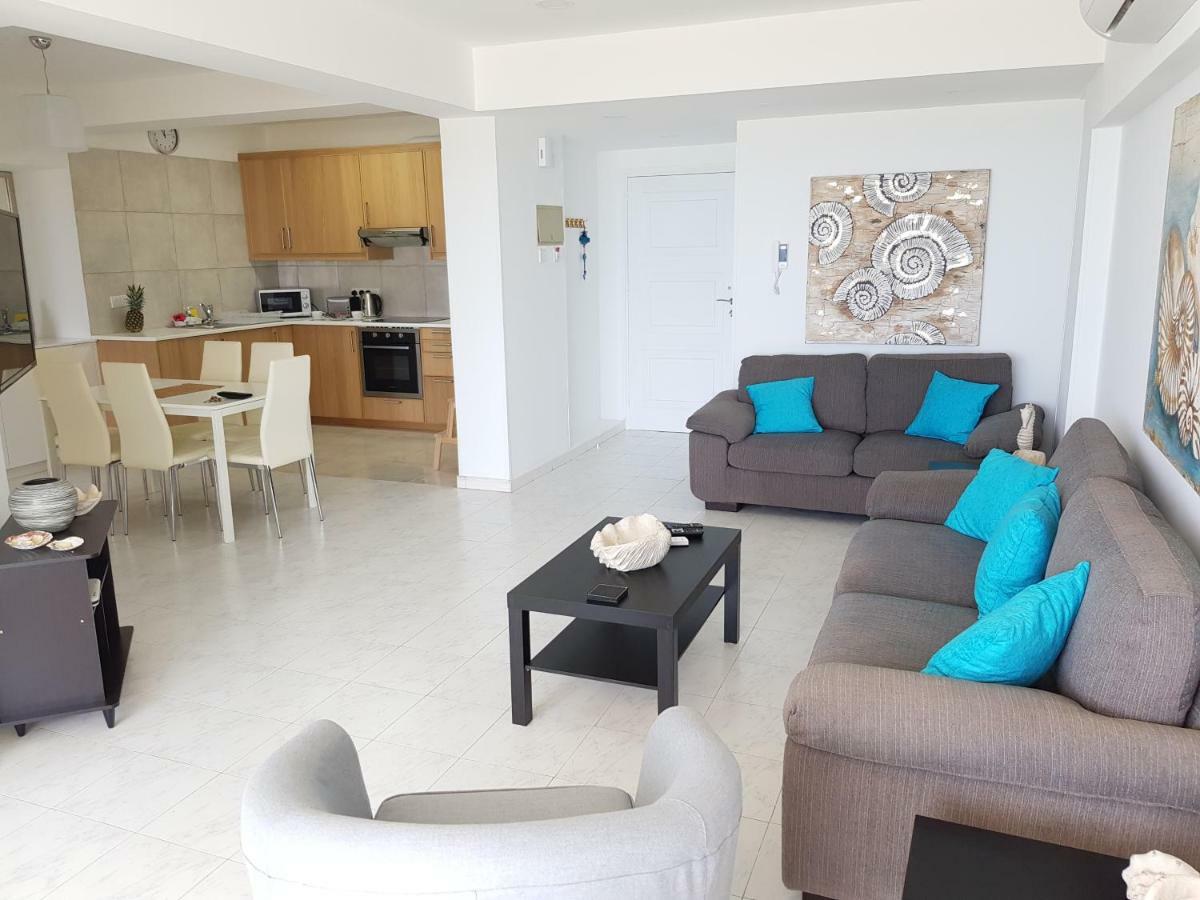 Haig'S Dream Flat On The Beach لارنكا المظهر الخارجي الصورة